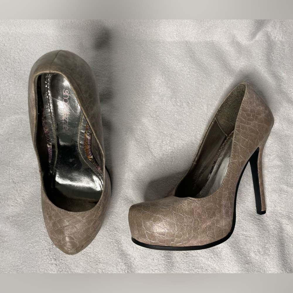 Light grayish tan heels